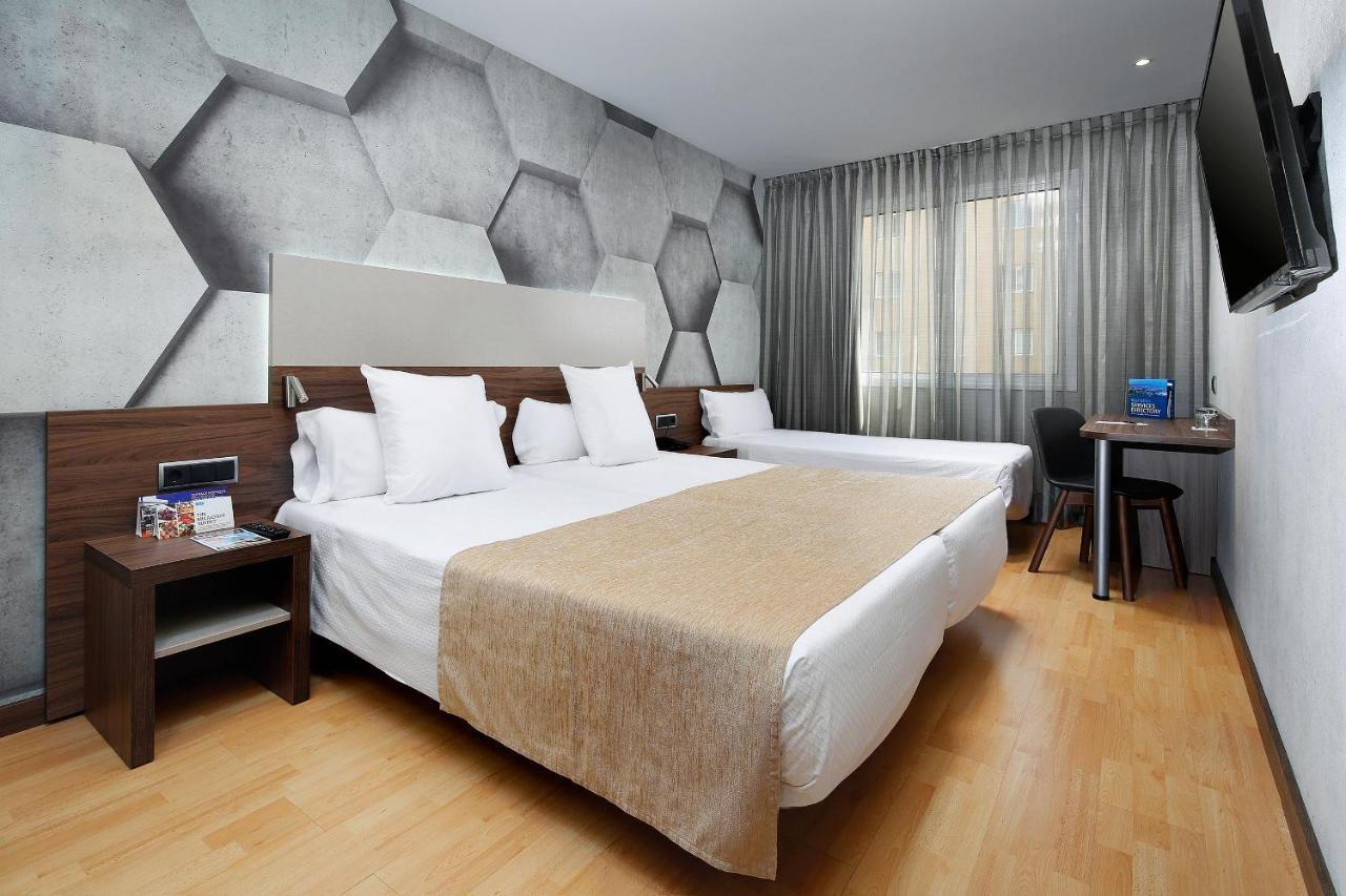 Hotel Hcc Montblanc Barcellona Esterno foto