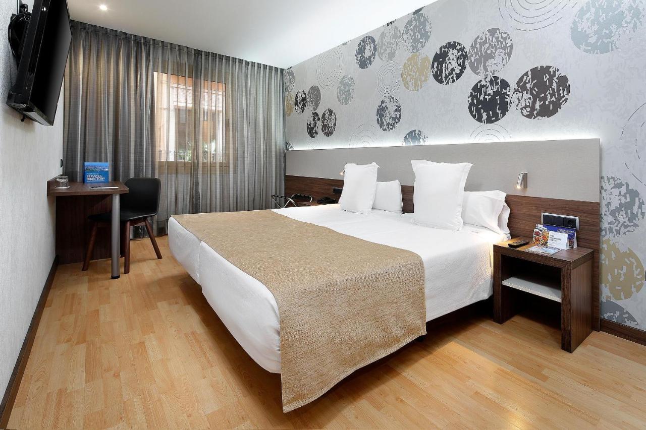 Hotel Hcc Montblanc Barcellona Esterno foto