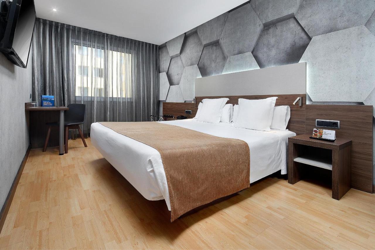 Hotel Hcc Montblanc Barcellona Esterno foto