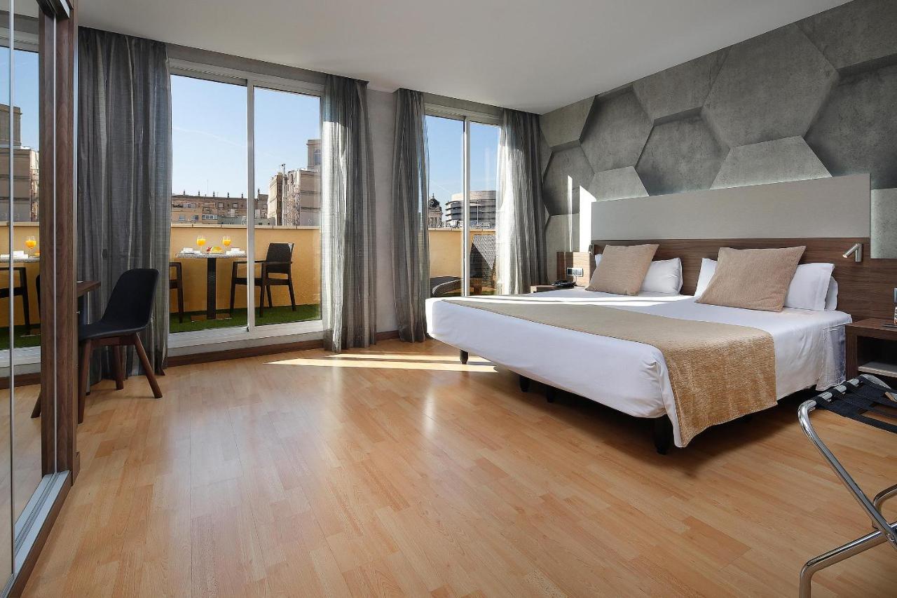 Hotel Hcc Montblanc Barcellona Esterno foto