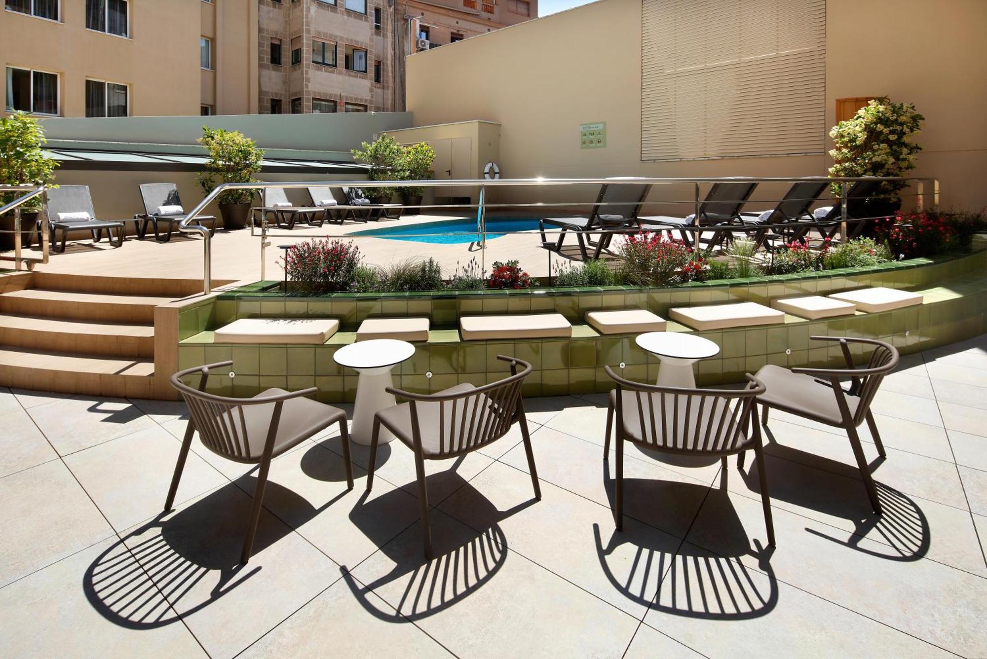 Hotel Hcc Montblanc Barcellona Esterno foto